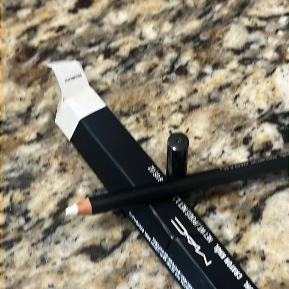 ♣️🌙Mac Fascinating Eye Kohl Crayon